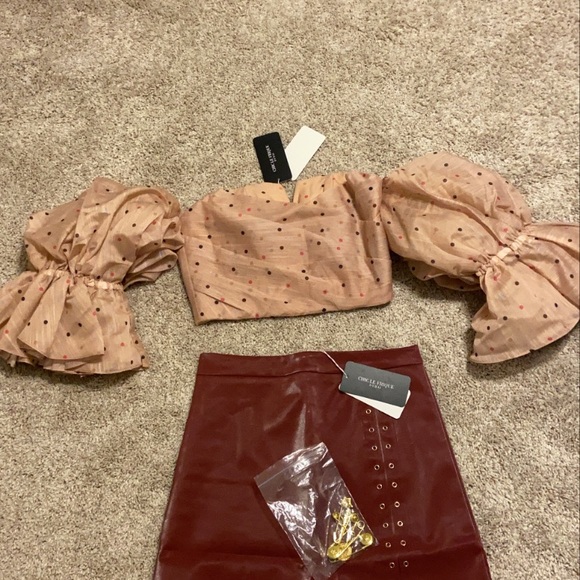 Gorgeous mini skirt with golden Accent - Picture 3 of 4